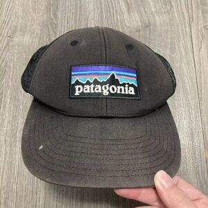 Patagonia SnapBack Hat Charcoal Dark Grey Vintage Mountains